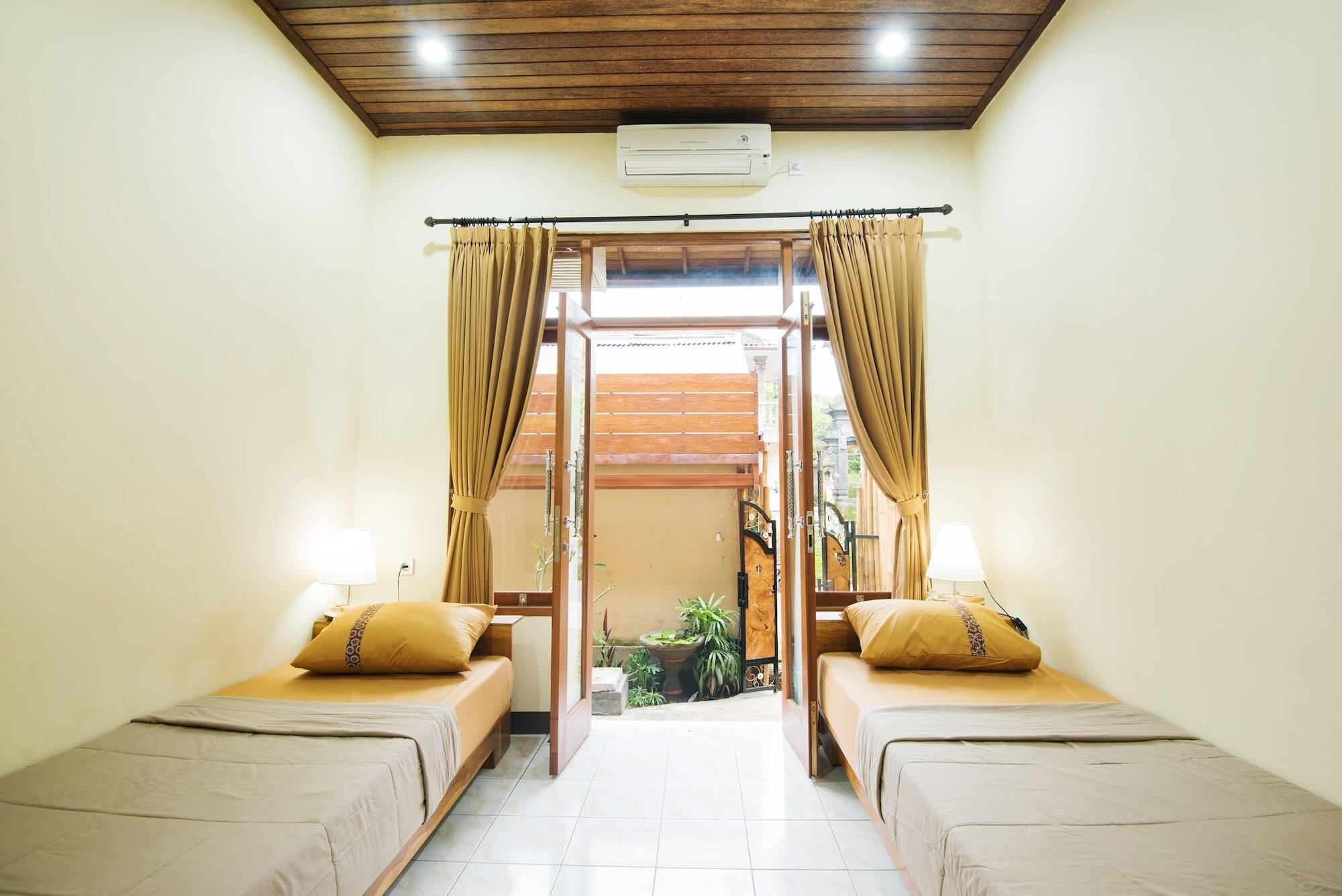 Bulan Bali Guest House Убуд Екстериор снимка